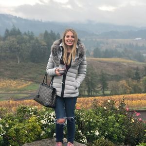 Meet your Posher, Robin